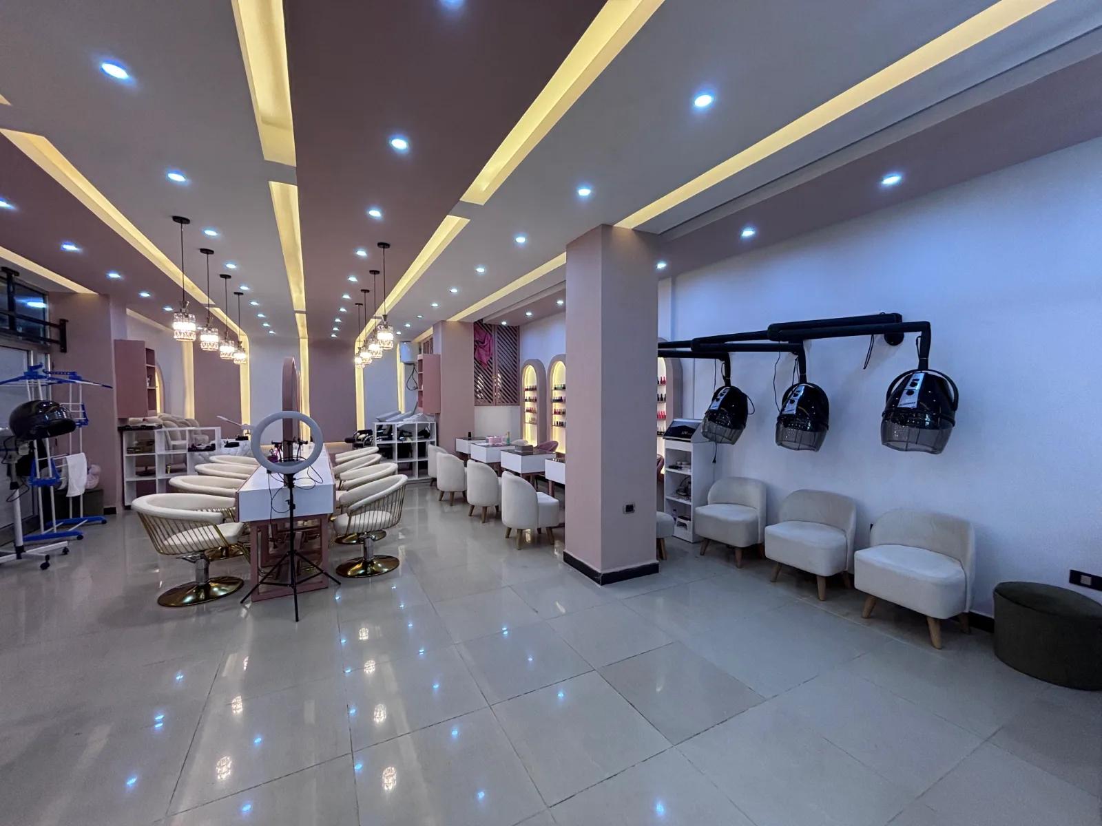 EVANA BEAUTY LOUNGE PLUS+